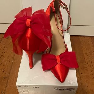 Red bow heels 👠 NWT